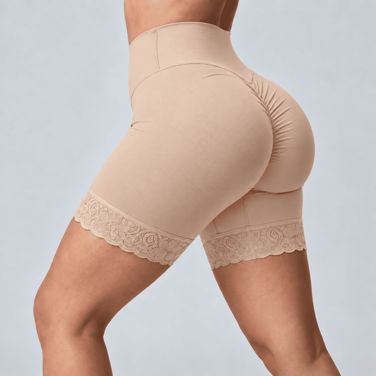 Shorty Sculpt — Courbes sublimées, touche de dentelle -